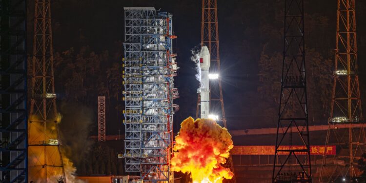 الأقمار الصناعية