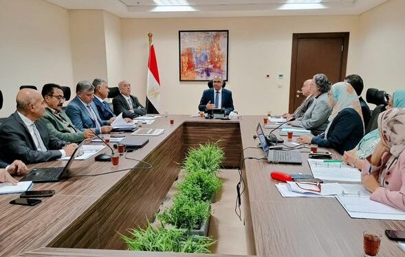 د. سيد إسماعيل يلتقي مسئولي شركة لـ صناعة مكونات مشروعات الصرف الصحي مشروعات الصرف الصحي