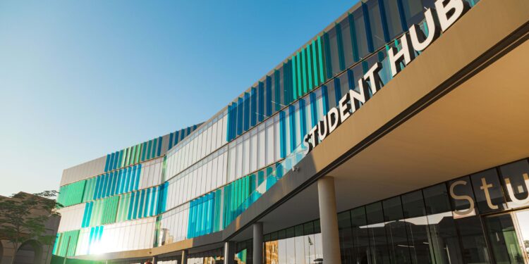 جامعة عجمان ضمن أفضل 401 – 500 جامعة على مستوى العالم جامعة عجمان