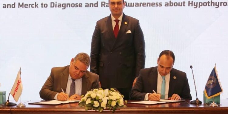 "الرعاية الصحية" تتعاقد مع "ميرك الألمانية" لتحسين إدارة أمراض الغدة الدرقية هيئة الرعاية الصحية توقع مذكرة تفاهم مع شركة ميرك لتحسين إدارة أمراض الغدة الدرقية