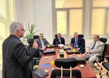 “أبوحديد” يتفقد كلية تكنولوجيا الغذاء بجامعة أكتوبر للعلوم