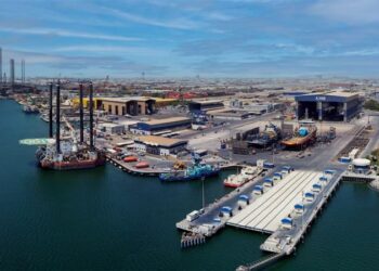 أبوظبي لبناء السفن