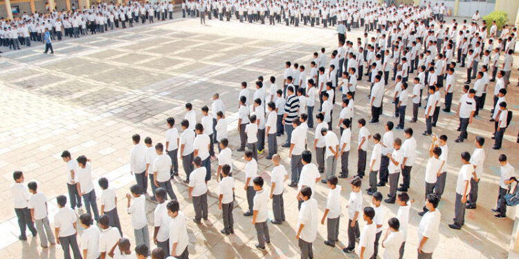 أسماء المدارس المتوسطة مدينة صباح الأحمد