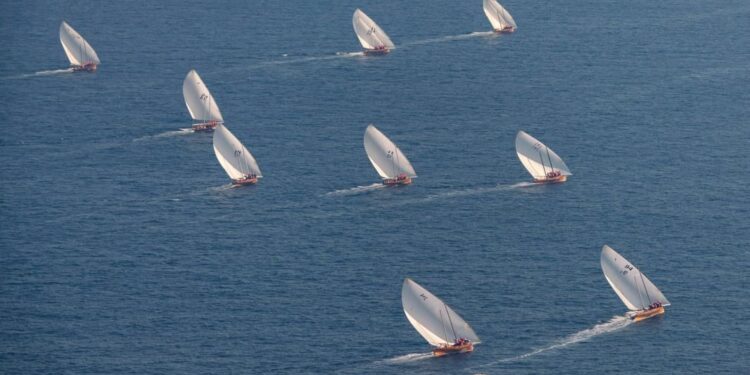 سباق الياسات للمحامل الشراعية