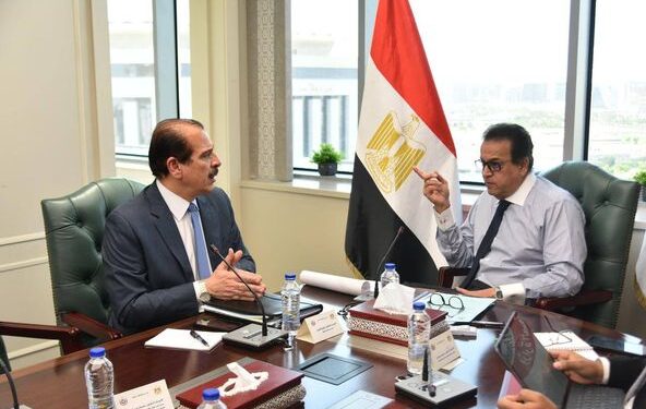 وزير الصحة والسكان يستعرض مستقبل الباثولوجي الرقمي الباثولوجي الرقمي