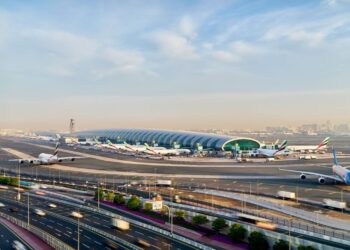 مطار دبي