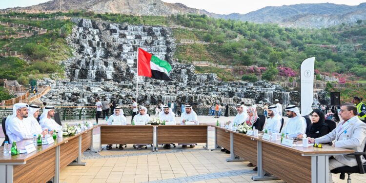 شرطة الشارقة تطلق حملة "سياحة بأمن وسلامة " شرطة الشارقة