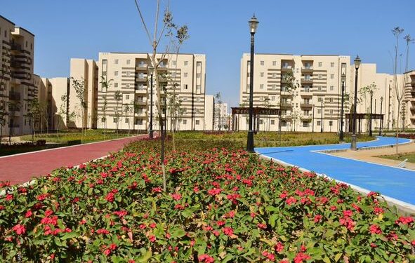 وزير الإسكان يتفقد وحدات سكن لكل المصريين بالعاشر من رمضان سكن لكل المصريين