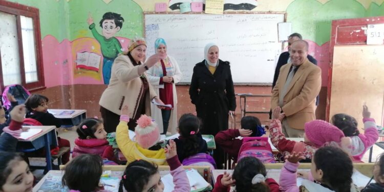 مدير تعليم القاهرة تطمئن على سير العملية التعليمية بمدارس المقطم والمطرية وبدر مدير تعليم القاهرة