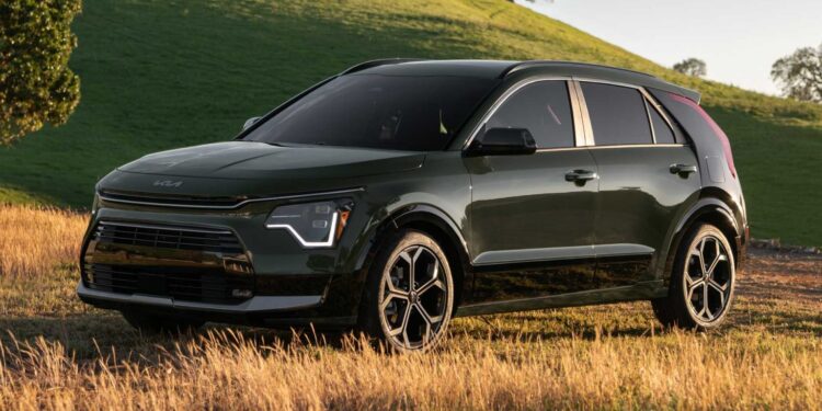 سعر كيا نيرو 2025 ومواصفاتها في السعودية سعر كيا نيرو 2025