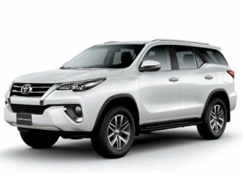 سعر تويوتا فورتشنر 2025 في الكويت