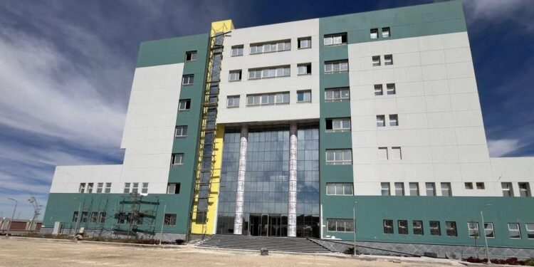 مدينة قنا الجديدة تستعد لافتتاح مستشفى بسعة 175 سرير مدينة قنا الجديدة