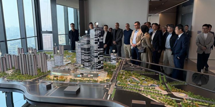 منطقة الأعمال المركزية بشنغهاي تُبهر وزير الإسكان المصري منطقة الأعمال المركزية بشنغهاي