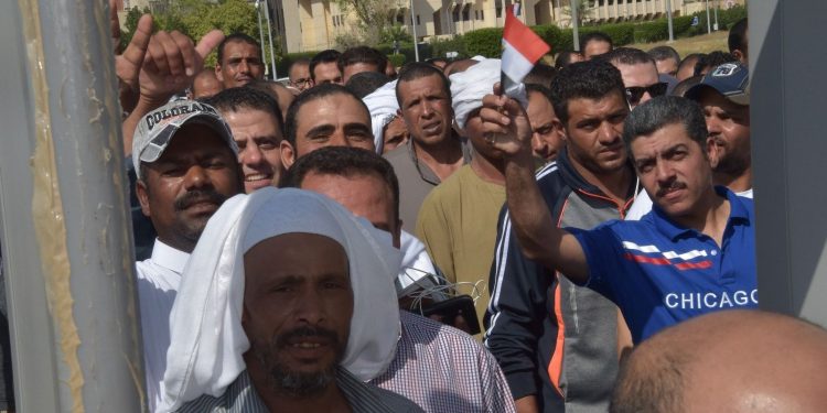 كم راتب العامل المصري في الكويت 2025 كم راتب العامل المصري في الكويت