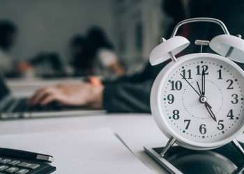 أحكام العمل الاضافي في الكويت