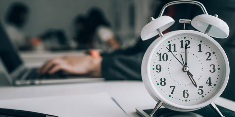 أحكام العمل الاضافي في الكويت حسب قانون ديوان الخدمة المدنية أحكام العمل الاضافي في الكويت