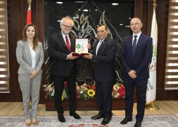 تصنيع آلات زراعية