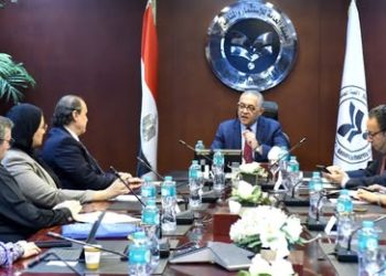 مجموعة كريستال مارتن العالمية تبحث إنشاء مصنع للمنسوجات والملابس في مصر مجموعة كريستال مارتن العالمية
