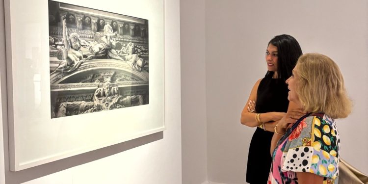 "الاضطراب الزمني".. معرض جديد للفنانة التشكيلية سارة التونسي