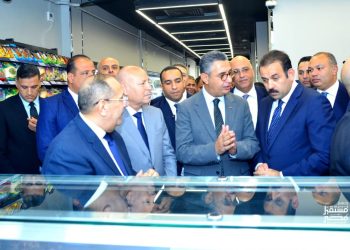 رئيس جهاز مستقبل مصر يشارك في افتتاح أول ثلاثة فروع لمجمعات  كاري أون