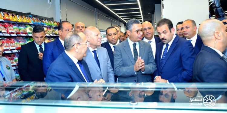 رئيس جهاز مستقبل مصر يشارك في افتتاح أول ثلاثة فروع لمجمعات  كاري أون