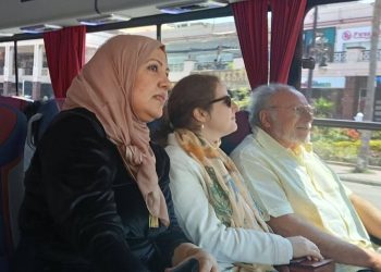 الدكتورة مروة العليدي مع الملك أحمد فؤاد الثاني والأميرة فوزية لطيفة