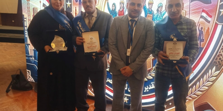 خلال حفل العامل المثالي.. اتحاد عمال الجيزة يٌكرم 3 من العاملين بوزارة الزراعة اتحاد عمال الجيزة