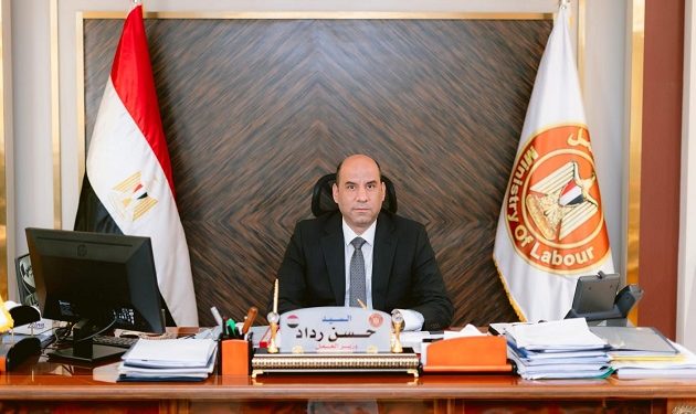 العمل تعلن صرف منحتين لـ العمالة غير المنتظمة 2026 عبر مكاتب البريد العمالة غير المنتظمة