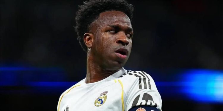 فينيسيوس جونيور أمام خيارين حاسمين لتحديد مستقبله مع ريال مدريد فينيسيوس جونيور
